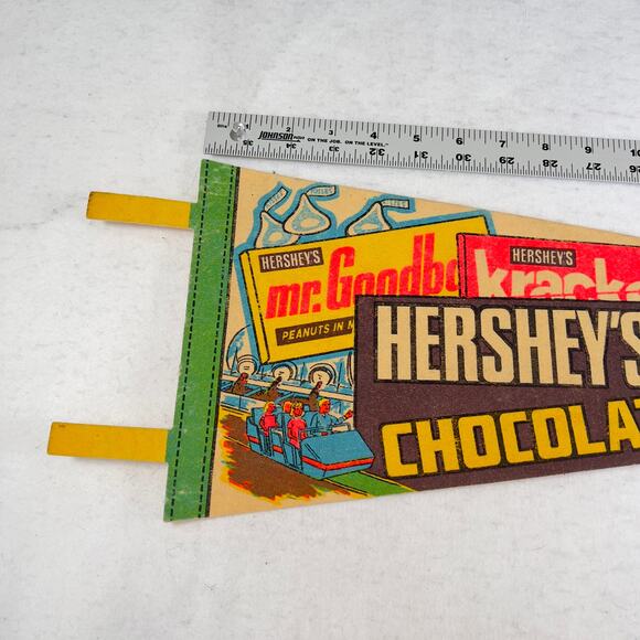 Hershey's Chocolate World PA VINTAGE Felt Pennant Medium ~ 25" L Reese's Krackel - Picture 2 of 6